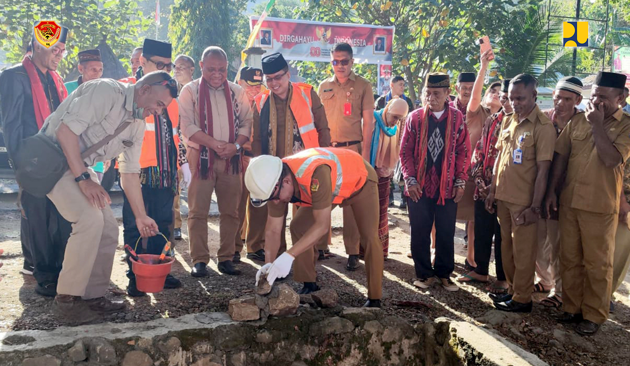 Sesmen Kemenkoinfra Lakukan Groundbreaking Infrastruktur Jalan di Alor dan Kota Kupang