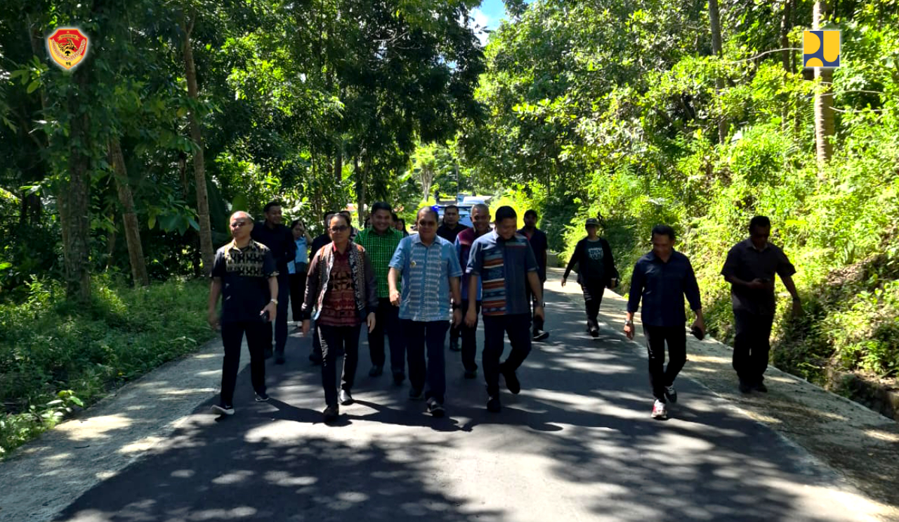 Kadis PUPR Dampingi Gubernur NTT Tinjau Ruas Jalan Hepang-Sikka