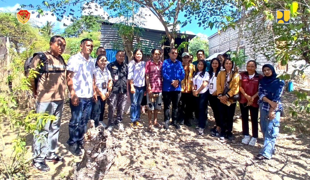 Kadis PUPR NTT Dampingi Gubernur Tinjau Rumah Program RTLH