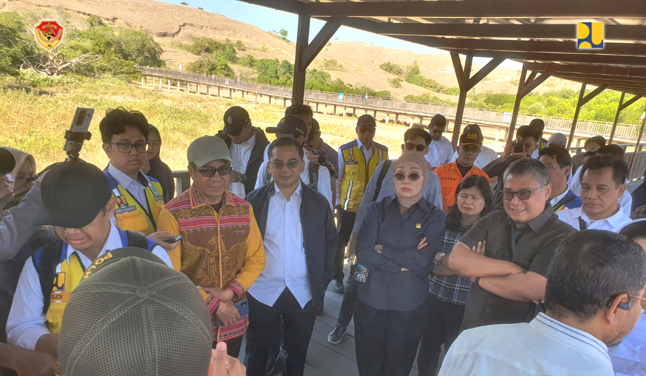 Kadis PUPR NTT Dampingi Komisi V DPR RI Tinjau Infrastruktur di Pulau Rinca